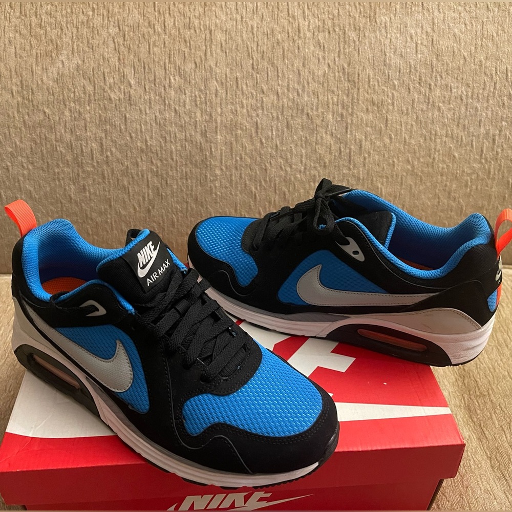 Nike Air Max Men's Black and Blue Sneakers